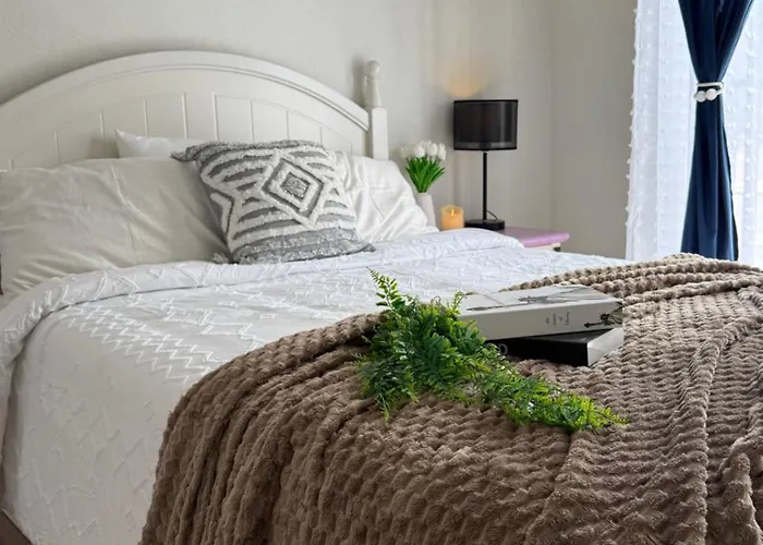 Apartment In Downtown *